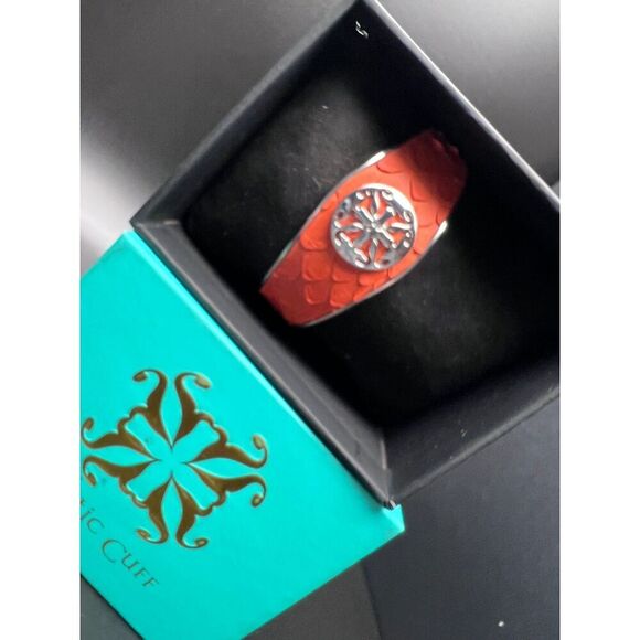 Rustic Cuff Snake Cuff - Picture 10 of 12